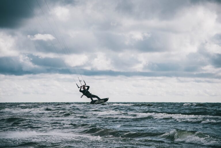 kitesurfing, nature, kiteboarding-6531101.jpg